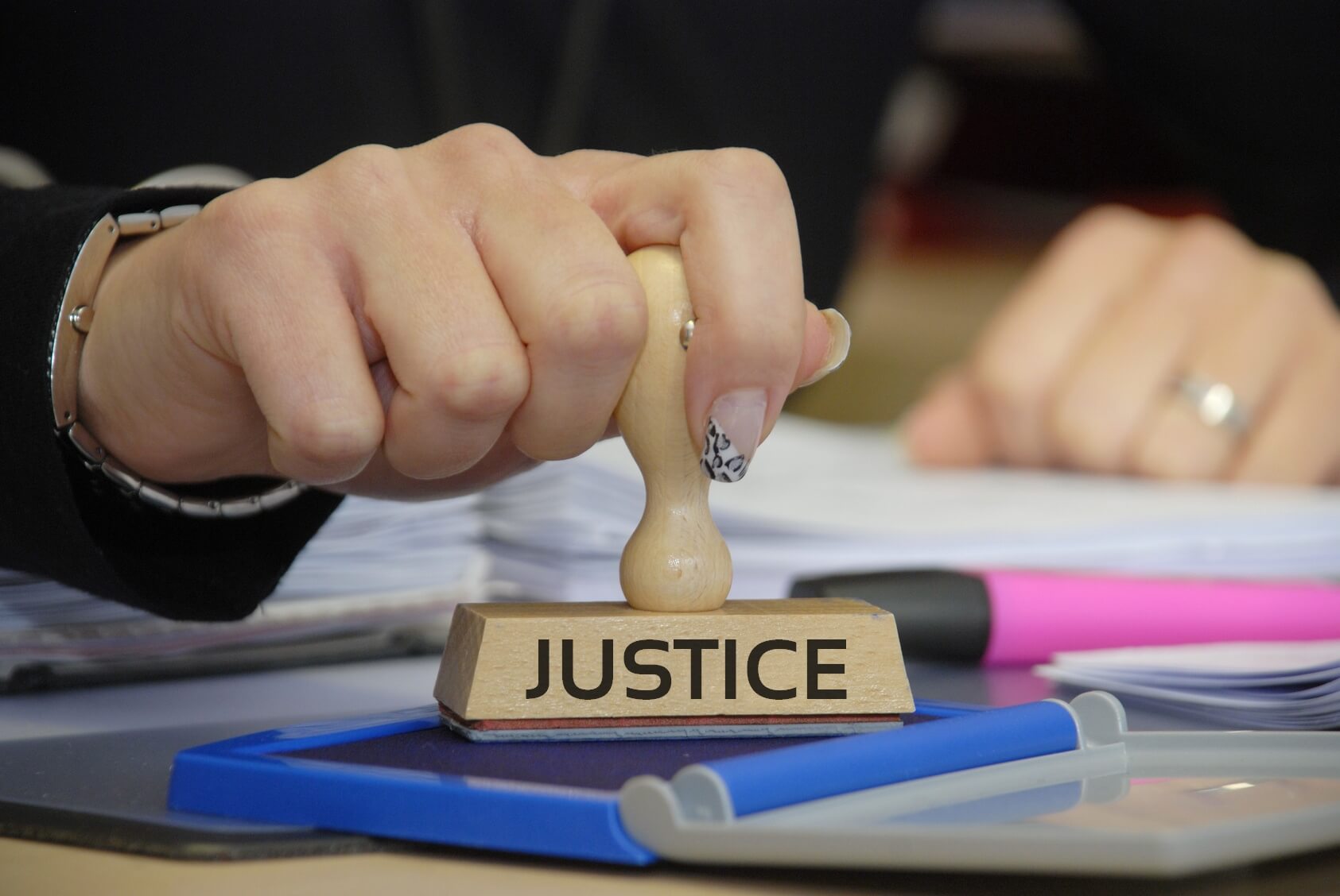 Научный плагиат презентация. Плагиатор. Плагиат. Плагиат презентация. Значок плагиата.